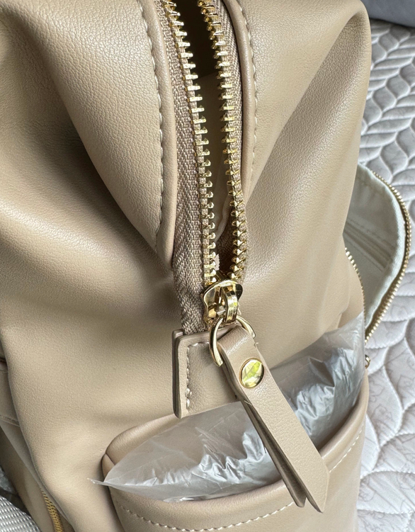 Large capacity PU leather backpack, diaper bag, maternity and baby handbag, portable and lightweight. - Image 12