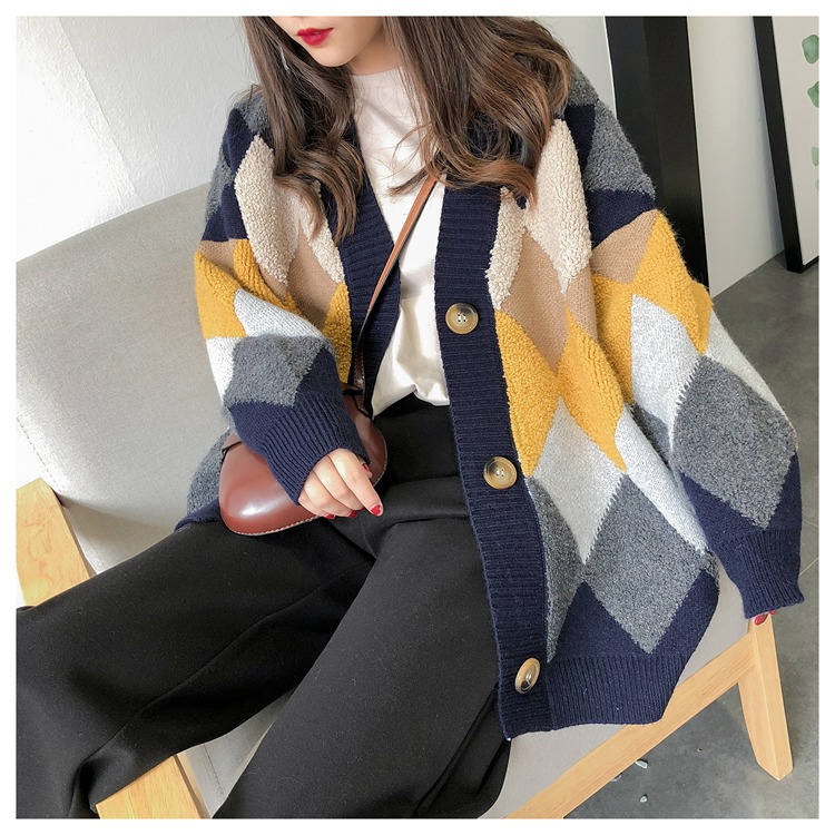 2026 Autumn/Winter New Style Cardigan Sweater for Women, Knitted, Lazy Style, V-neck, Diamond Pattern, Loose Fit, Unique Style - Image 3