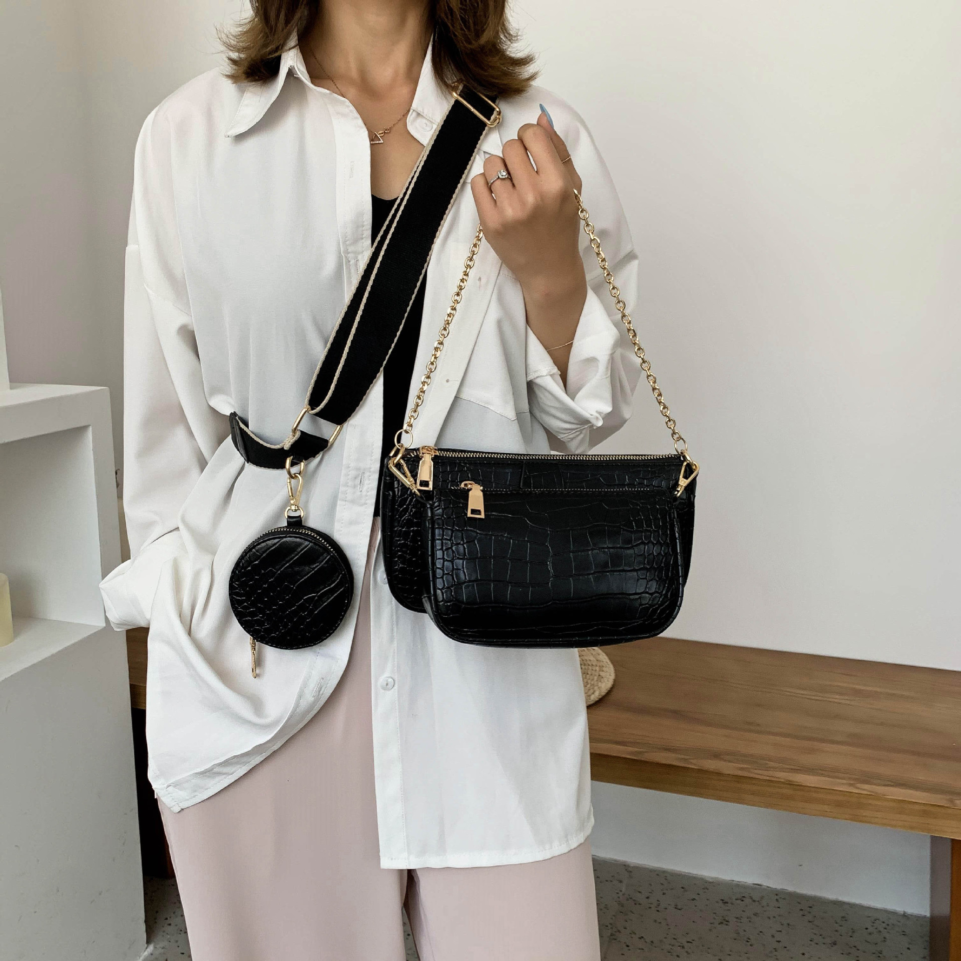 High-end texture 2020 new female bag European style chain shoulder messenger bag crocodile pattern three-piece mother-in-law - Image 4