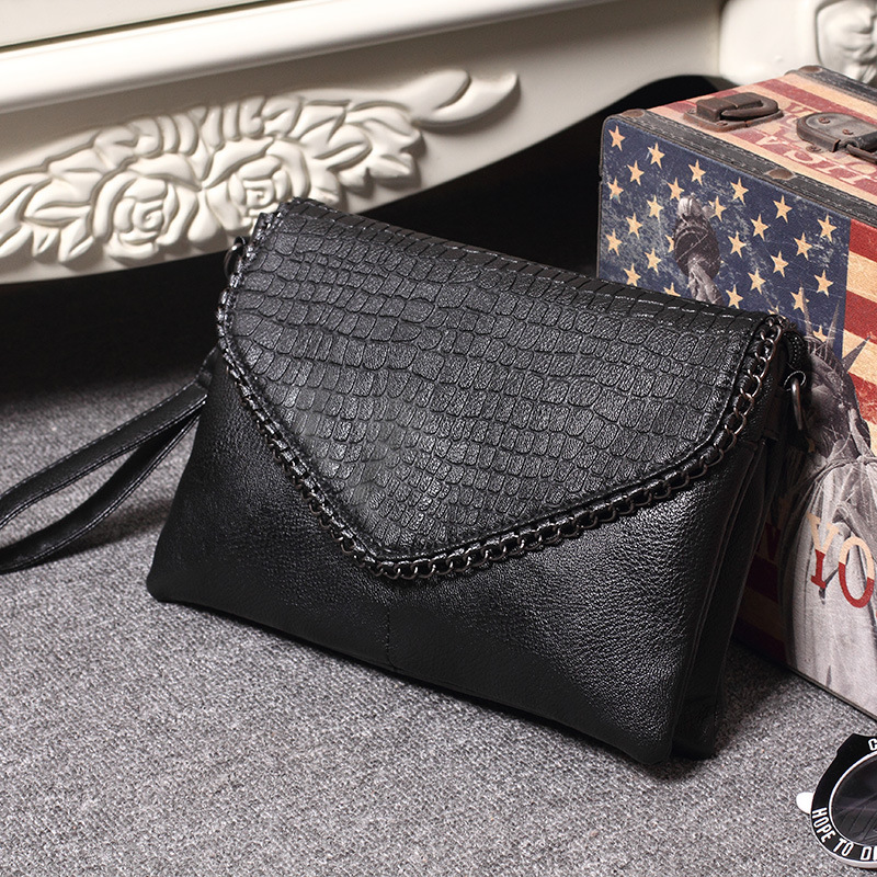 2024 new fashion women's bag crossbody bag small bag simple versatile shoulder bag soft leather envelope bag ladies handbag - Image 3