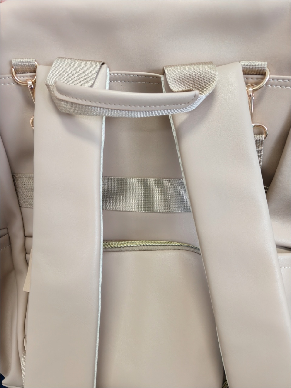 Large capacity PU leather backpack, diaper bag, maternity and baby handbag, portable and lightweight. - Image 11