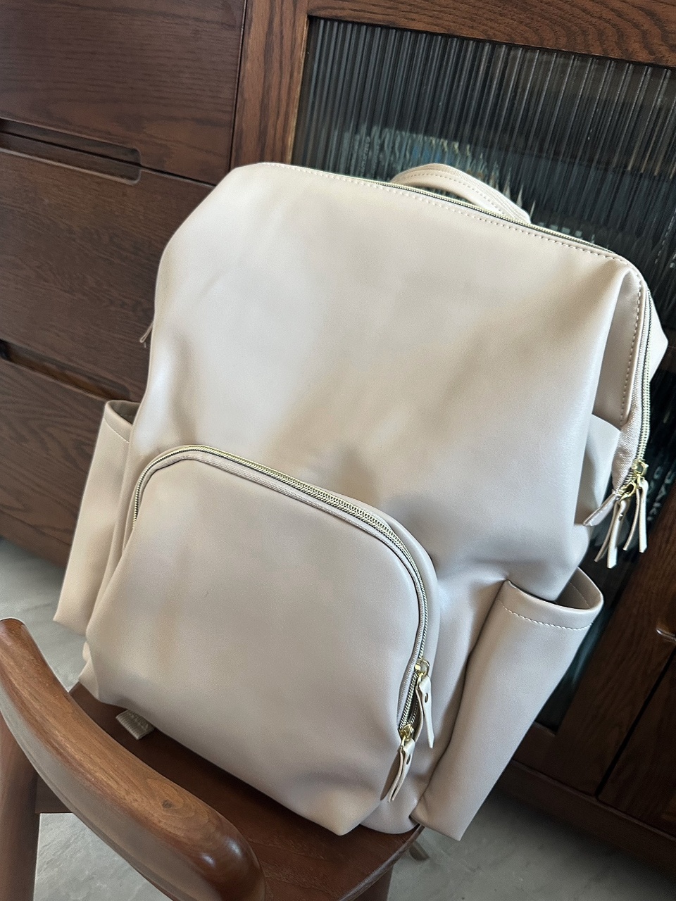 Large capacity PU leather backpack, diaper bag, maternity and baby handbag, portable and lightweight. - Image 10