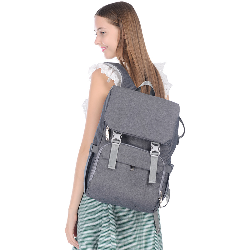 The new multifunctional mother and baby bag Large capacity waterproof mother and baby bag shoulders Korean leisure mother and baby storage bag - Image 4