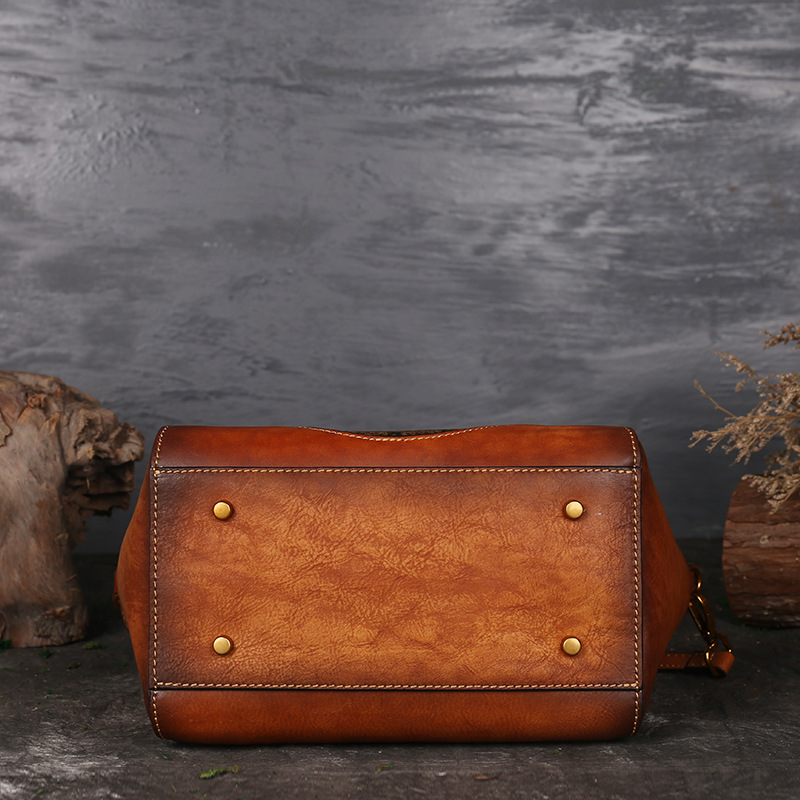 Cross-Border Tote Women's Totem Embossed Genuine Leather Women's Bag Head Layer Cowhide Retro Polishing Shoulder Messenger Bag Women Wholesale - Image 4