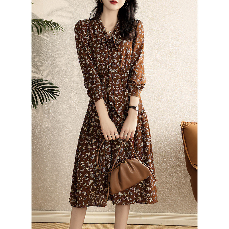 French retro floral print dress for women, new spring and autumn 2026, V-neck, slimming long dress. - Image 4