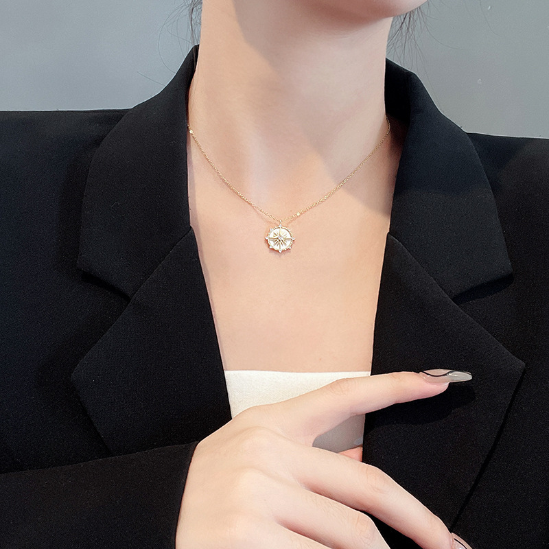 Korean style fashion full diamond four-leaf clover necklace for women, fashionable and luxurious clavicle chain, popular online design, versatile jewelry wholesale. - Image 2