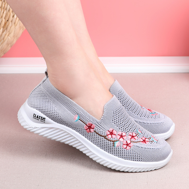 Casual all-match summer walking shoes women's old Beijing cloth shoes women's mesh surface breathable casual mother's shoes soft bottom slip on - Image 7