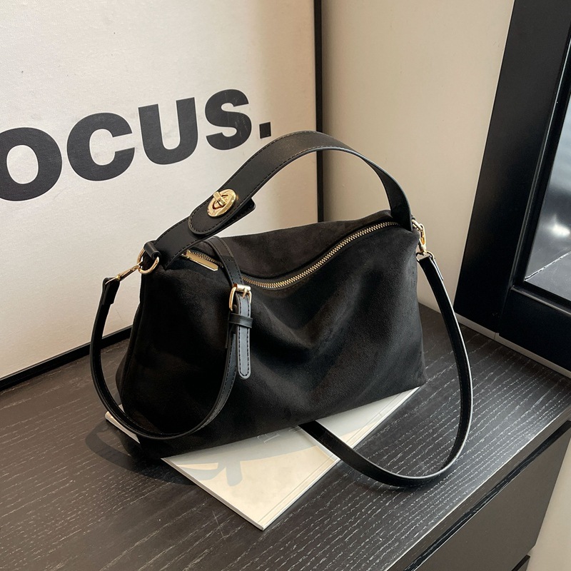 Retro frosted niche underarm bag 2024 winter new versatile women's bag popular messenger bag shoulder tote bag - Image 8
