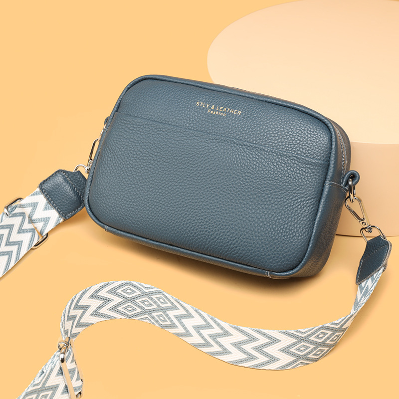 Cross-border leather women's bag wholesale 2023 new trendy fashion simple one-shoulder Messenger bag first layer cowhide small square bag - Image 2