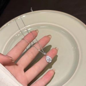925 Sterling Silver Full Diamond Teardrop Necklace for Women, French-Style Exquisite and High-End, Beauty Tear Collarbone Chain, Niche Necklace for Instagram.
