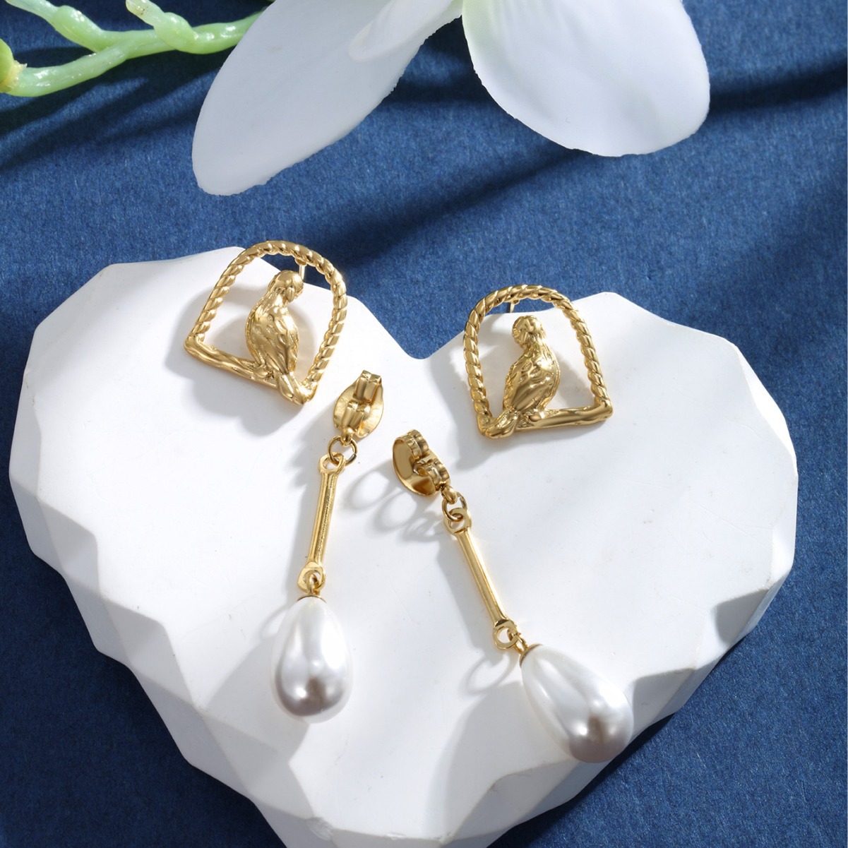 Xuping Jewelry Parrot Birdcage Earrings and Necklace Two-Piece Set, European and American Fashion Earrings and Imitation Pearl Necklace Set - Image 4
