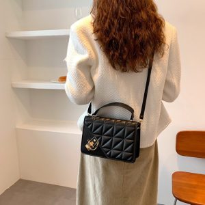 New retro solid color small bag 2022 autumn fashion embossed messenger bag Western style diamond simple handbag