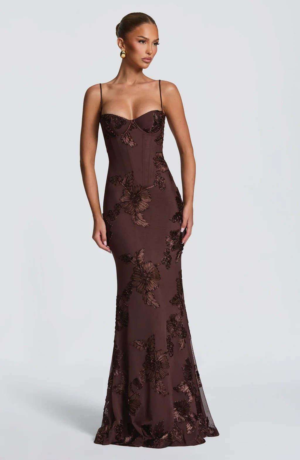 Elegant halter-neck dress, slim fit, French style, backless, solid color, long dress, floral embellishment, evening gown, high-end banquet dress for women. - Image 8