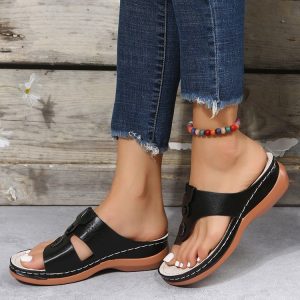 European and American style thong casual large size shoes women's cross-border wear wedge flat beach sandals and slippers women's spot