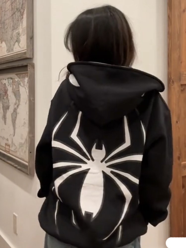 2023 European and American Dark Sweatshirts Men and Women Hoodies Goth Couples Harajuku Large Size Spider Print Zipper Sweatshirts - Image 3