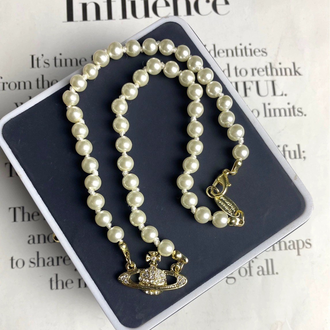 Retro trendy brand diamond-encrusted Saturn pearl necklace for women, popular online, light luxury, Xijia full diamond planet clavicle chain necklace. - Image 9