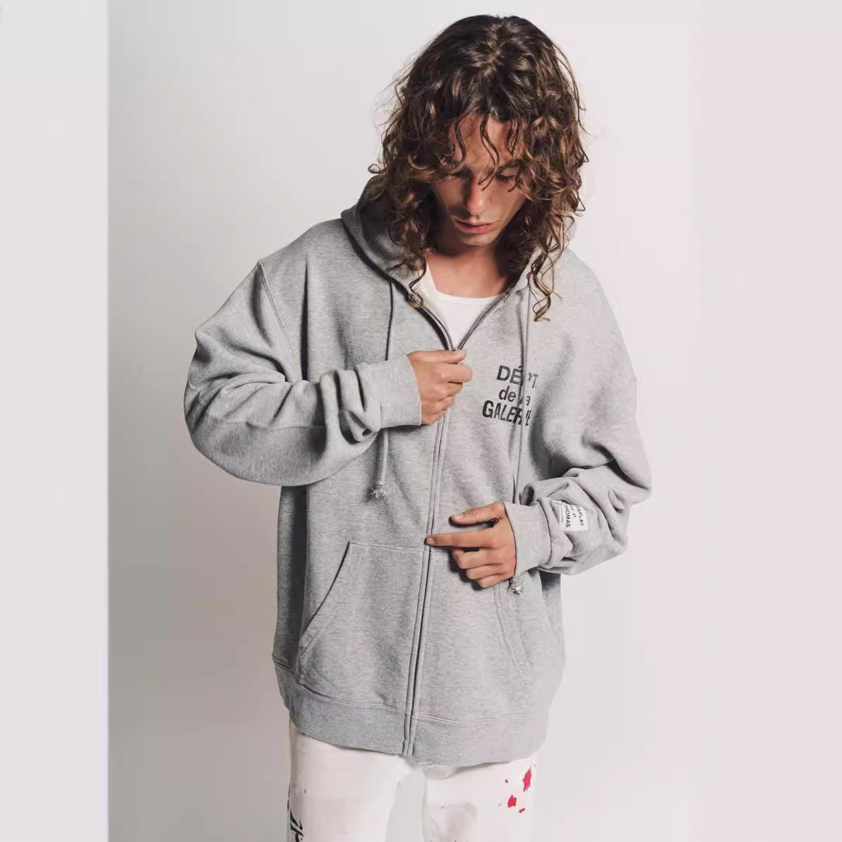 GALLERY DEPT, a cross-border trendy brand, presents a letter slogan cardigan hoodie for men and women, featuring a relaxed fit and a loose fit. - Image 2