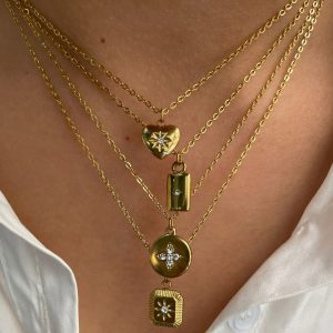 New European and American cross-border e-commerce stainless steel heart-shaped rectangular square round pendant necklace with simple design, niche style for women.