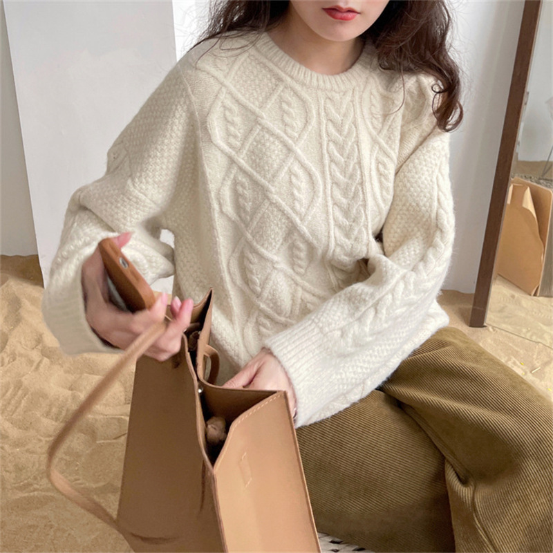 Women's 2025 Autumn/Winter New Japanese Style Sweet and Gentle Round Neck Loose Slimming Long Sleeve Pullover Knitted Top - Image 3