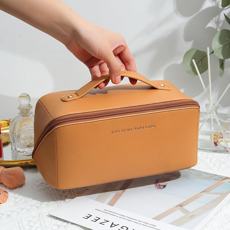 Cosmetic bag for women with large capacity and portable ins high-end internet celebrity 2024 new style super hot travel product washing storage bag - Image 4