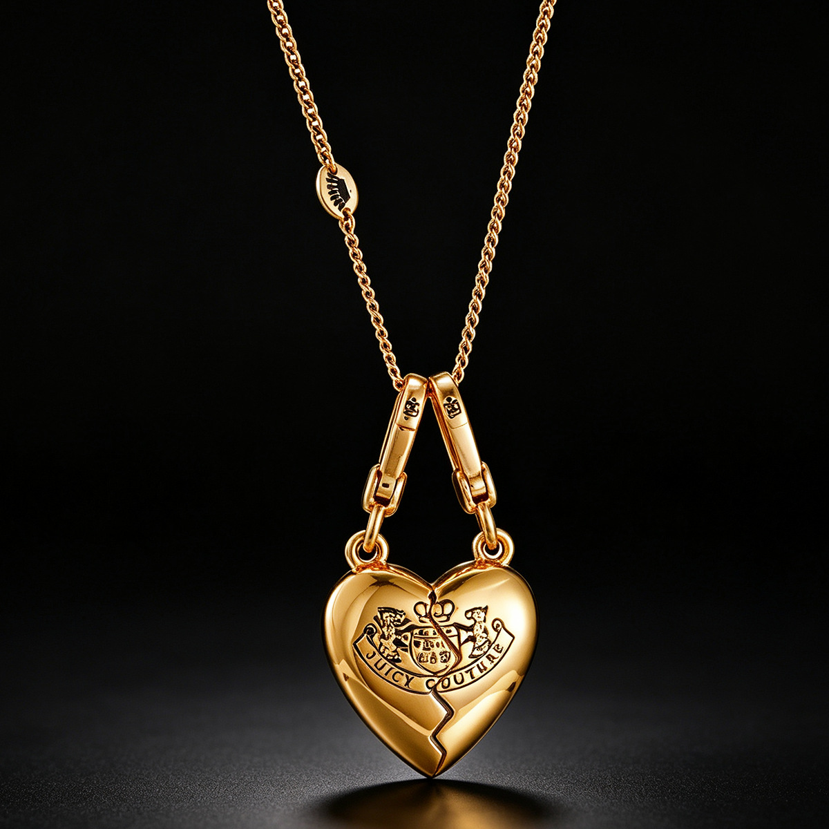 Personalized smooth textured letter and heart pattern pendant, unisex, versatile heart-shaped clavicle chain.