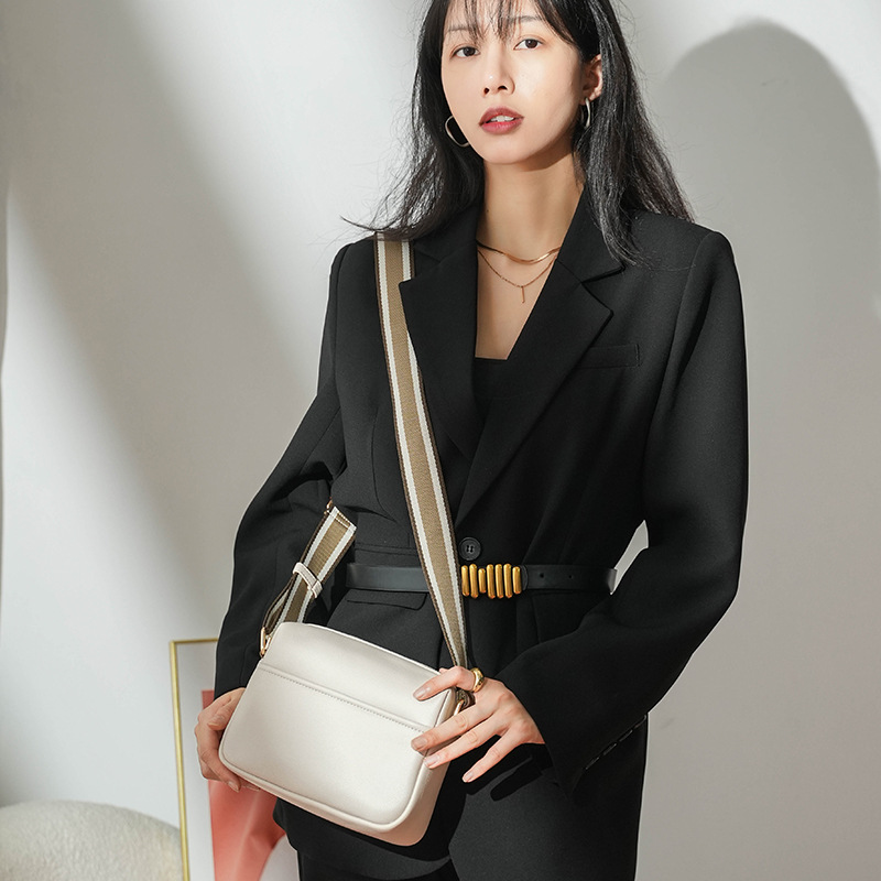 Trendy women's bags 2022 new cross-border foreign trade pure color PU Messenger bag small bag spot ladies shoulder small square bag - Image 5