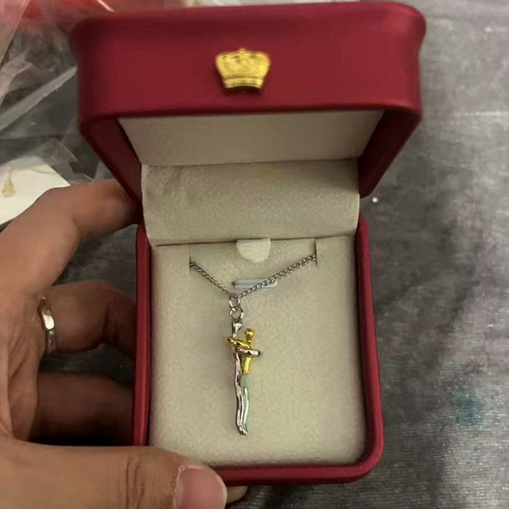 Cross-border best-selling necklace, creative and unique mother and child hugging pendant, Amazon best-selling Mother's Day gift jewelry. - Image 4