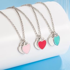 Romantic double heart pendant necklace for women, red, green, and pink enamel necklace, T-brand light luxury minimalist necklace.