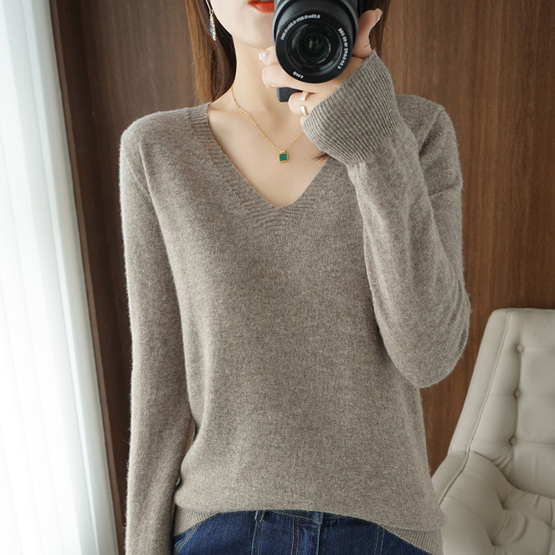 Douyin hot style sweater autumn and winter new V-neck sweater women Korean version loose fashion knitted bottoming shirt with large quantity and favorable - Image 18