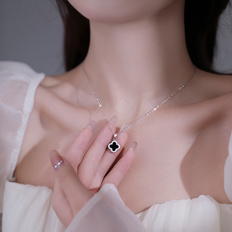 Superbly sparkling diamond butterfly necklace for women, a sophisticated and elegant clavicle chain, sweet and dazzling, fashionable and stylish choker. - Image 7