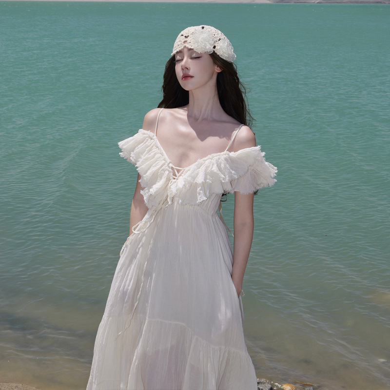 Xinjiang and Western Sichuan Grassland Travel Outfit: Spaghetti Strap Dress, Sayram Lake-Style Long Dress for Women - Image 4
