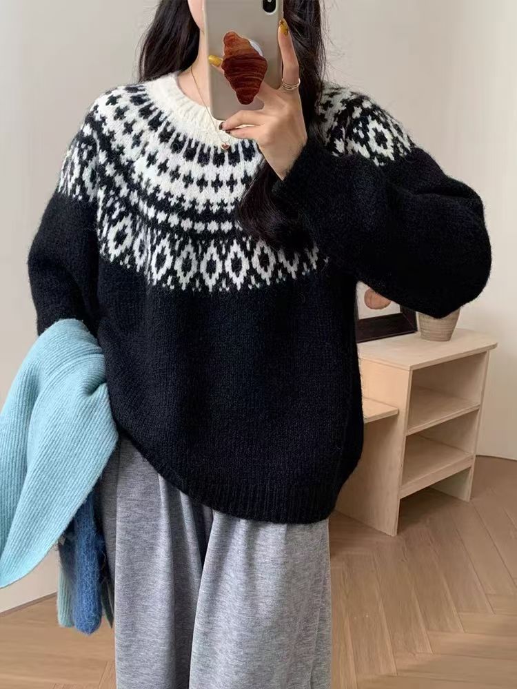 Retro Nordic style, high-end feel, Irish Island sweater pullover women's autumn and winter thicken, perfect for layering under a coat. - Image 9
