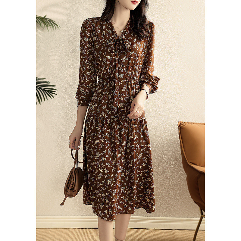 French retro floral print dress for women, new spring and autumn 2026, V-neck, slimming long dress. - Image 3