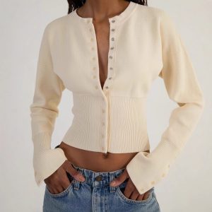 European and American high waist women's round neck single breasted knitted sweater female niche design short top with thin sweater trend