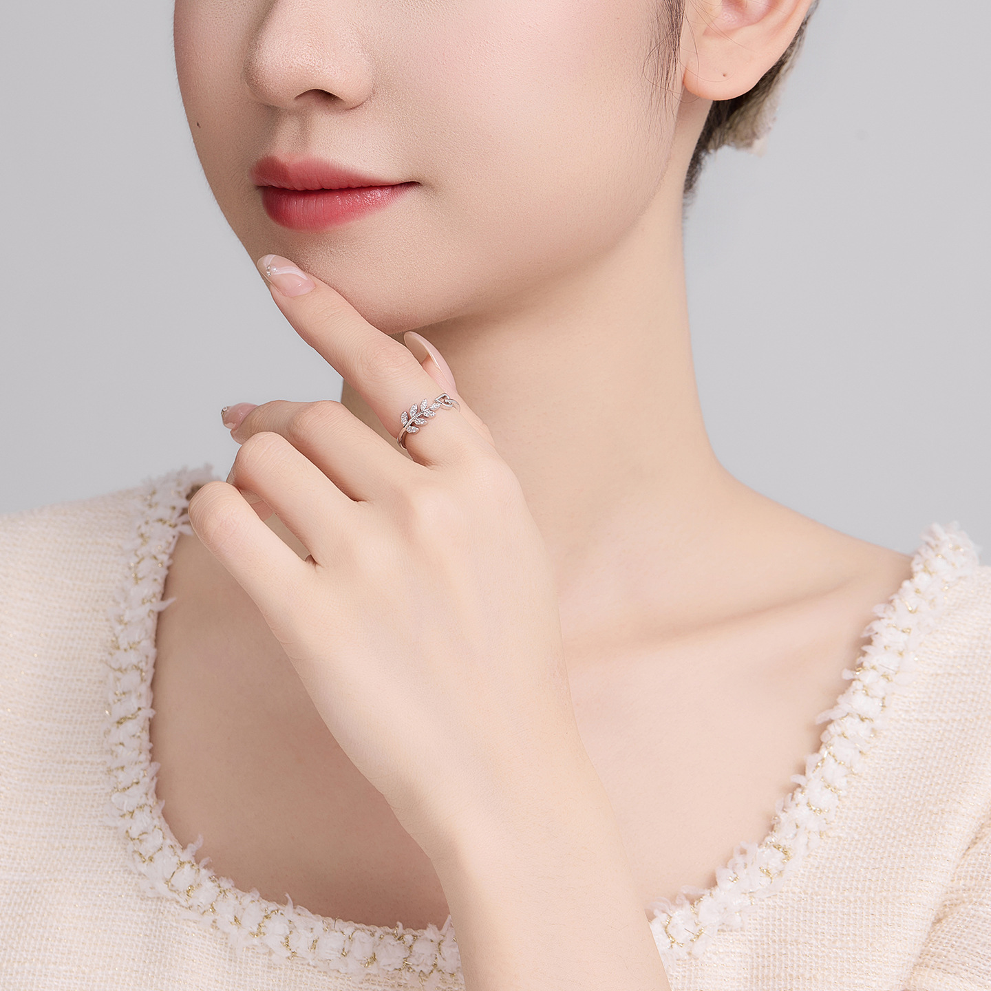 Xuping minimalist Japanese and Korean style heart and wheat ear ring, niche design, easy to match, light luxury temperament women's jewelry. - Image 2