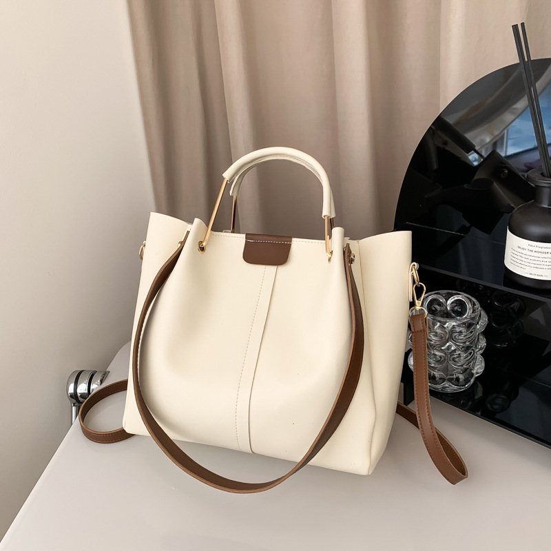 Retro niche design portable large-capacity bag female 2023 new trendy all-match commuting Messenger Tote bucket bag - Image 3