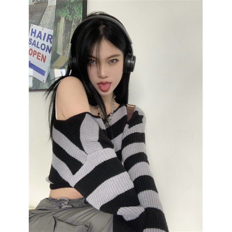 Contrast color striped off-shoulder long-sleeved sweater for women autumn new loose outer wear short pure lust hot girl sweater top - Image 3