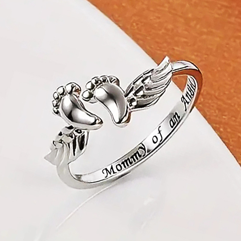 Huitan Cross-Border Mom Angel Ring for Women, Sweet, Warm, and Elegant Engraved Ring, Baby Footprint Fashion Jewelry