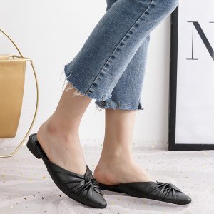 Slippers women wear summer 2021 new flat-heeled women's slippers Muller sandals ins tide shoes Baotou one-word slippers