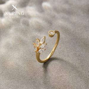 Xuping's new alloy electroplated 14k color artificial gemstone leaf ring, a fashionable and versatile women's bracelet.