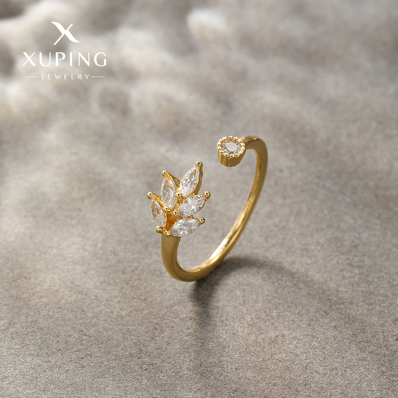 Xuping's new alloy electroplated 14k color artificial gemstone leaf ring, a fashionable and versatile women's bracelet.