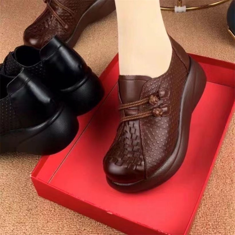 New style mother's shoes single shoes soft leather round toe one-step platform sole leather shoes for middle-aged and elderly people leisure non-slip deep mouth soft sole - Image 3