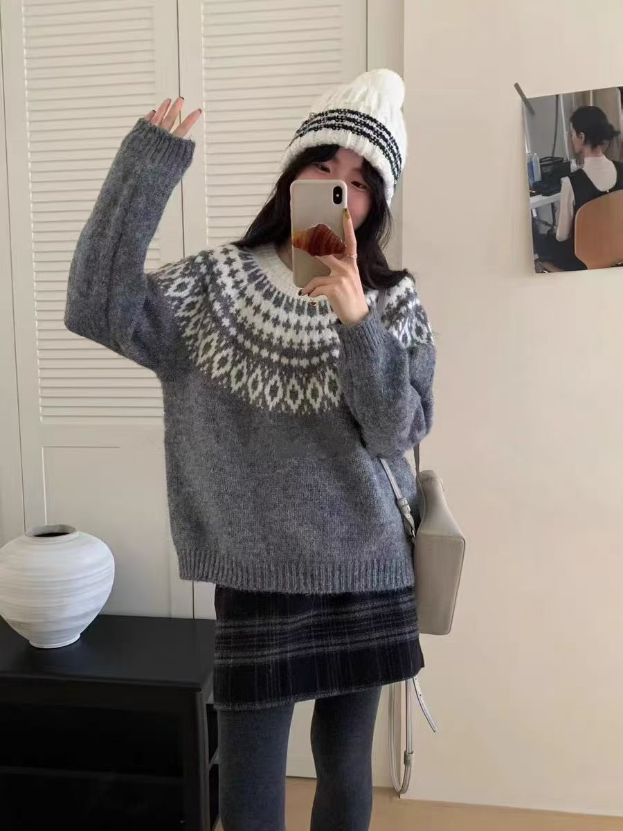 Retro Nordic style, high-end feel, Irish Island sweater pullover women's autumn and winter thicken, perfect for layering under a coat. - Image 6