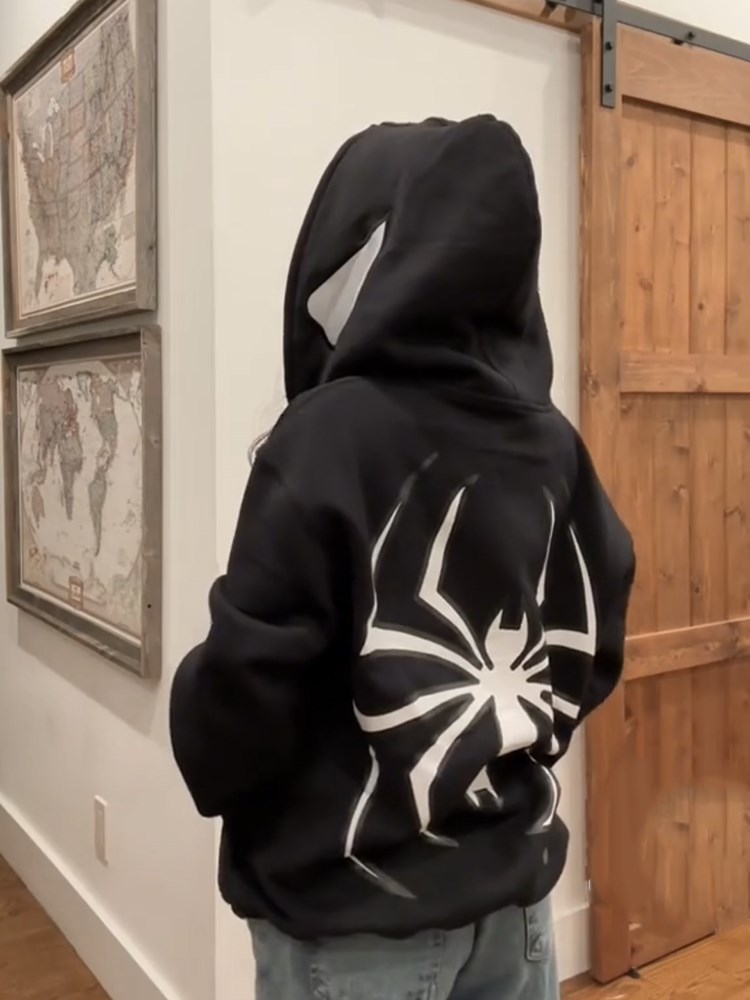 2023 European and American Dark Sweatshirts Men and Women Hoodies Goth Couples Harajuku Large Size Spider Print Zipper Sweatshirts - Image 5
