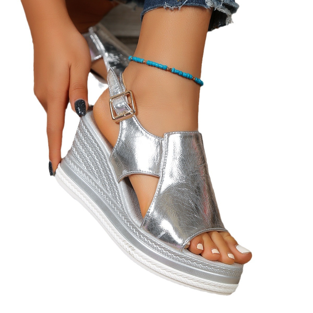 2024 cross-border summer fashion European and American sandals foreign trade large size buckle platform wedge heel thick bottom beach sandals - Image 6