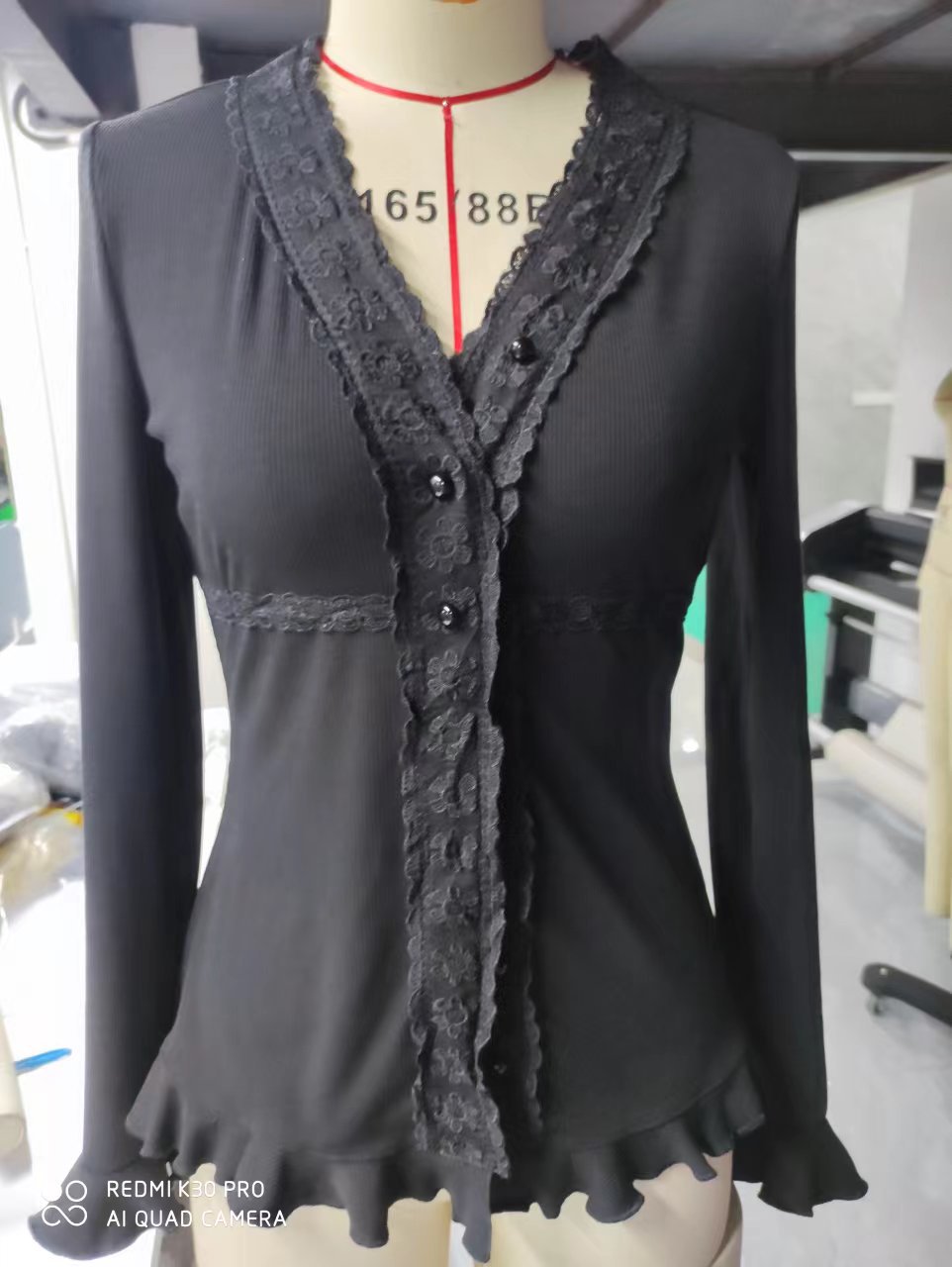 2022 European and American AliExpress Amazon hot style low-neck lace access control vertical knitted long-sleeved top - Image 2