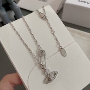 Saturn-Style Chain Necklace