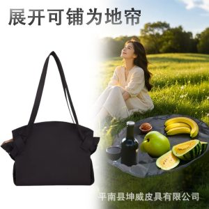 Large-capacity expandable travel storage bag for women, camping bag, crossbody bag, versatile casual duffel bag for camping.