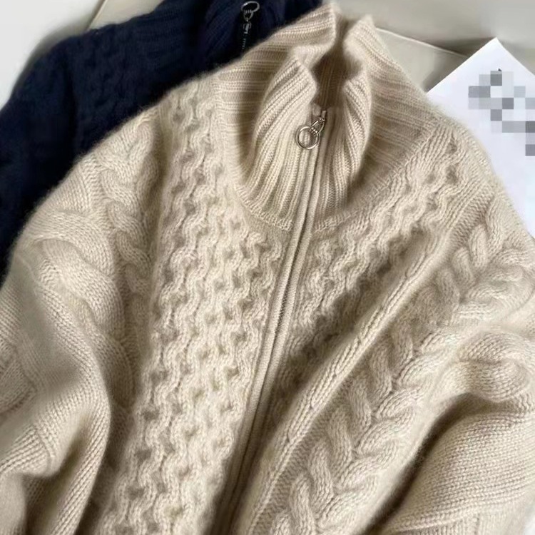 Heavyweight, thickened women's turtleneck zip-up cable knit cashmere cardigan, soft, cozy, loose-fitting short sweater, wool top, coat. - Image 5