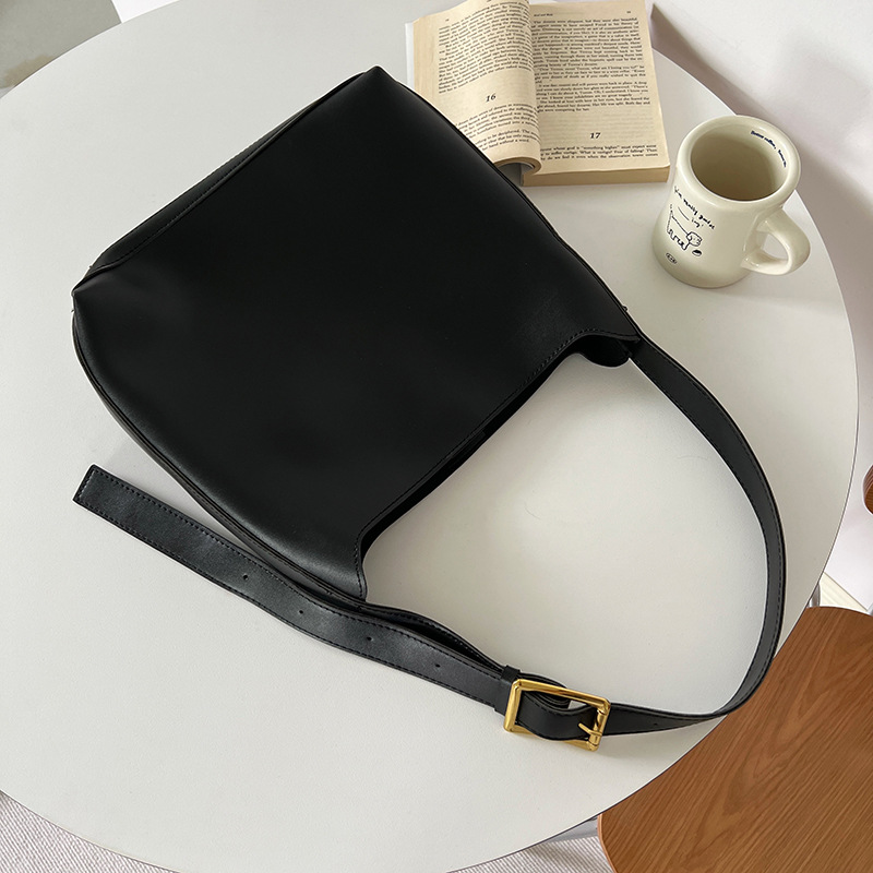 Versatile ins large capacity bag female 2024 new lazy style bucket bag retro shoulder messenger bag tote bag - Image 2